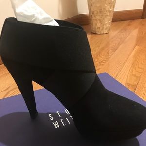 Super sexy Stuart Weizmann suede boots